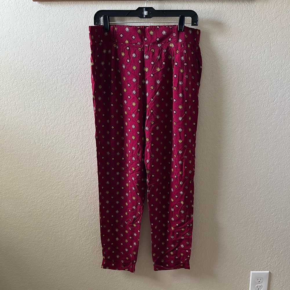 Hollister Women’s Burgundy Floral Print Harem Pants Size L